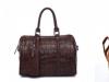 Hnedá taška: akú tašku si vybrať a čo s ňou kombinovať
